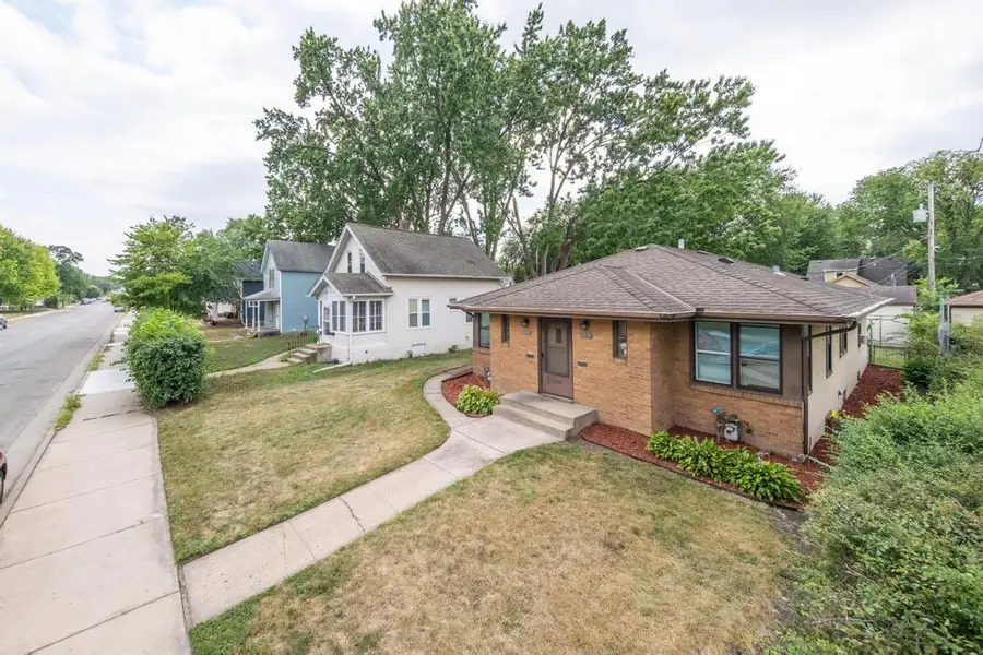 4037 Fremont Avenue N, Minneapolis, MN 55412 - #3