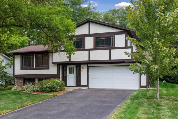 1013 Robinhood Place, Shoreview, MN 55126