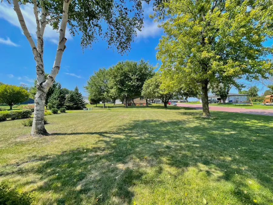 404 S Paffrath Avenue, Springfield, MN 56087 - #3