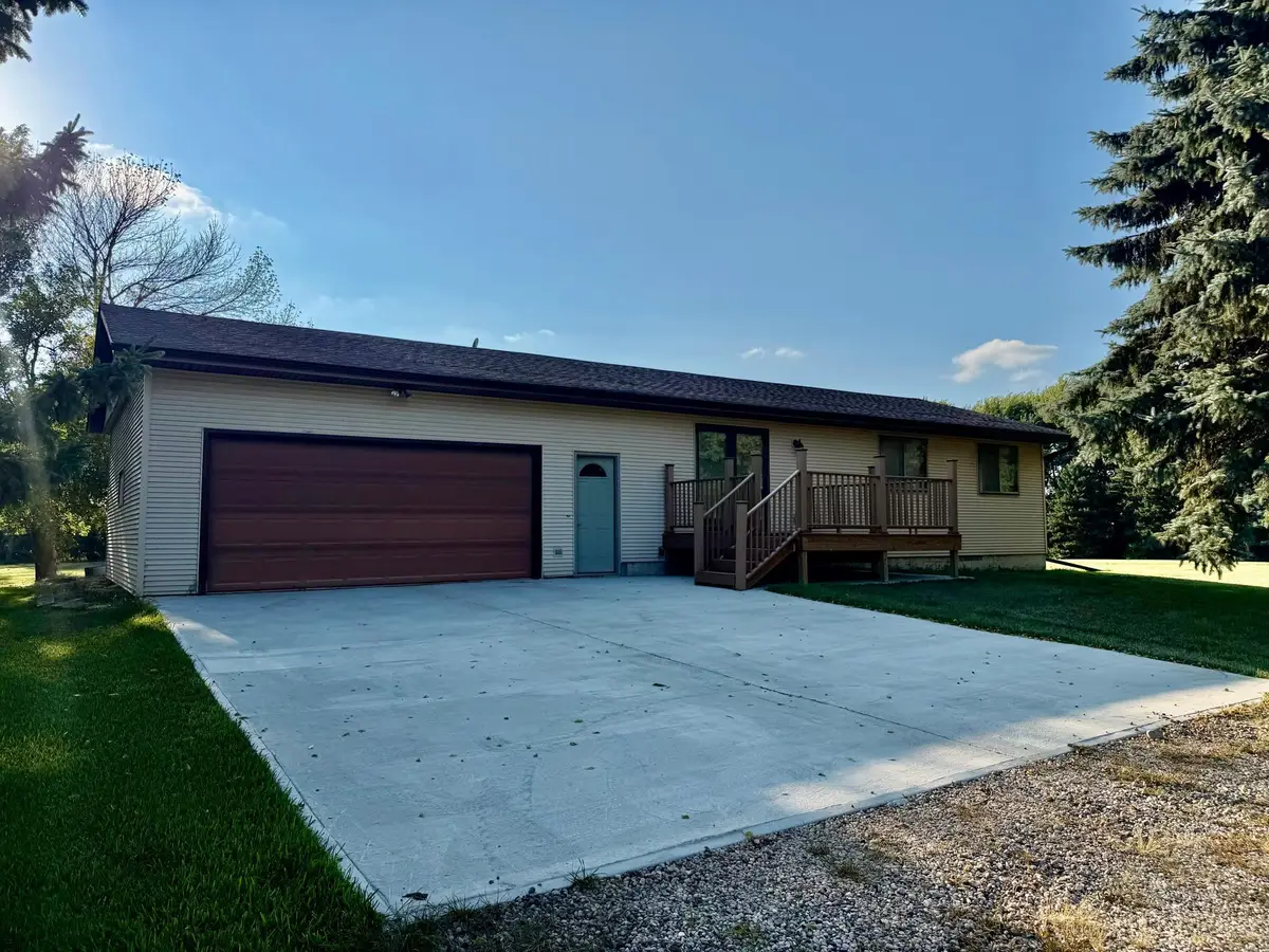 27661 Town Avenue, Worthington, MN 56187 - #1