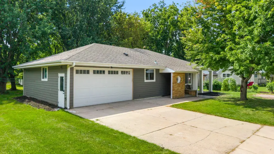 208 4th Street Sw, New Prague, MN 56071 - #3