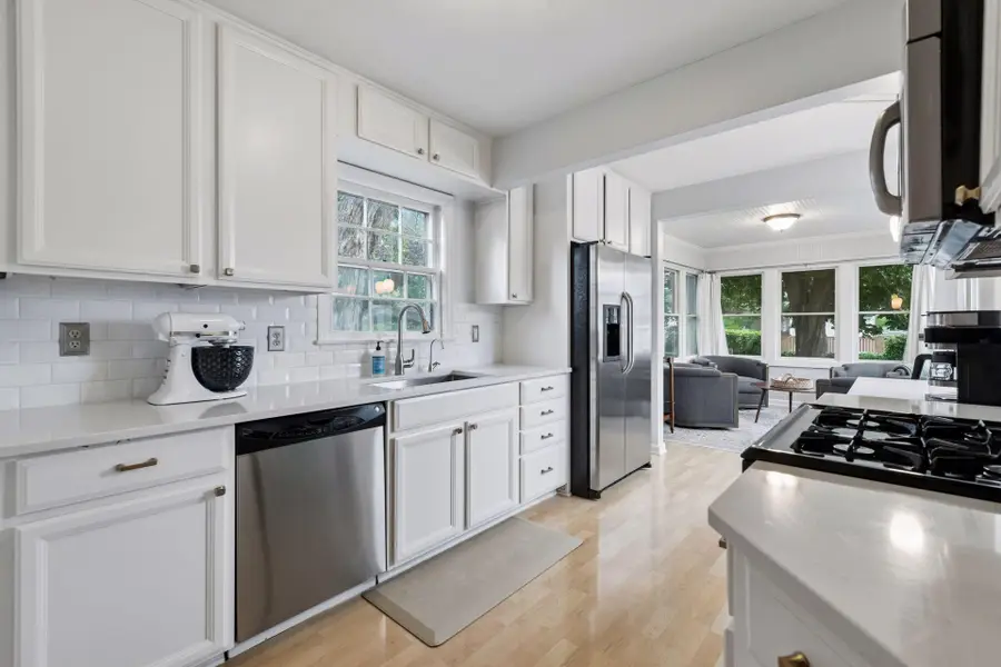 4237 Abbott Avenue N, Robbinsdale, MN 55422 - #2