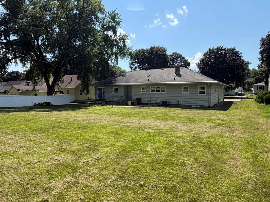 841 Redwood Drive, Fairmont, MN 56031 - #3