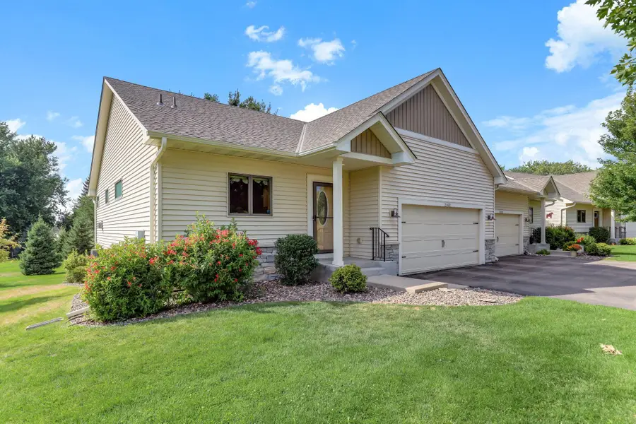 2061 Cardinal Glen Road, North Saint Paul, MN 55109 - #2
