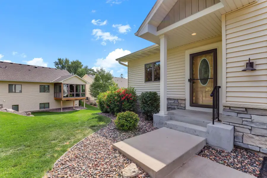 2061 Cardinal Glen Road, North Saint Paul, MN 55109 - #3