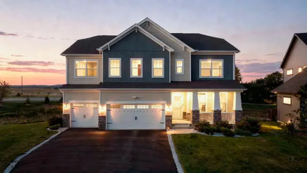1961 Dahlia Drive, Shakopee, MN 55379