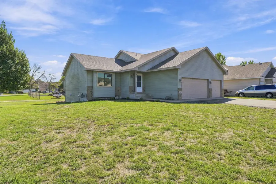 23081 Navajo Street Nw, Saint Francis, MN 55070 - #3