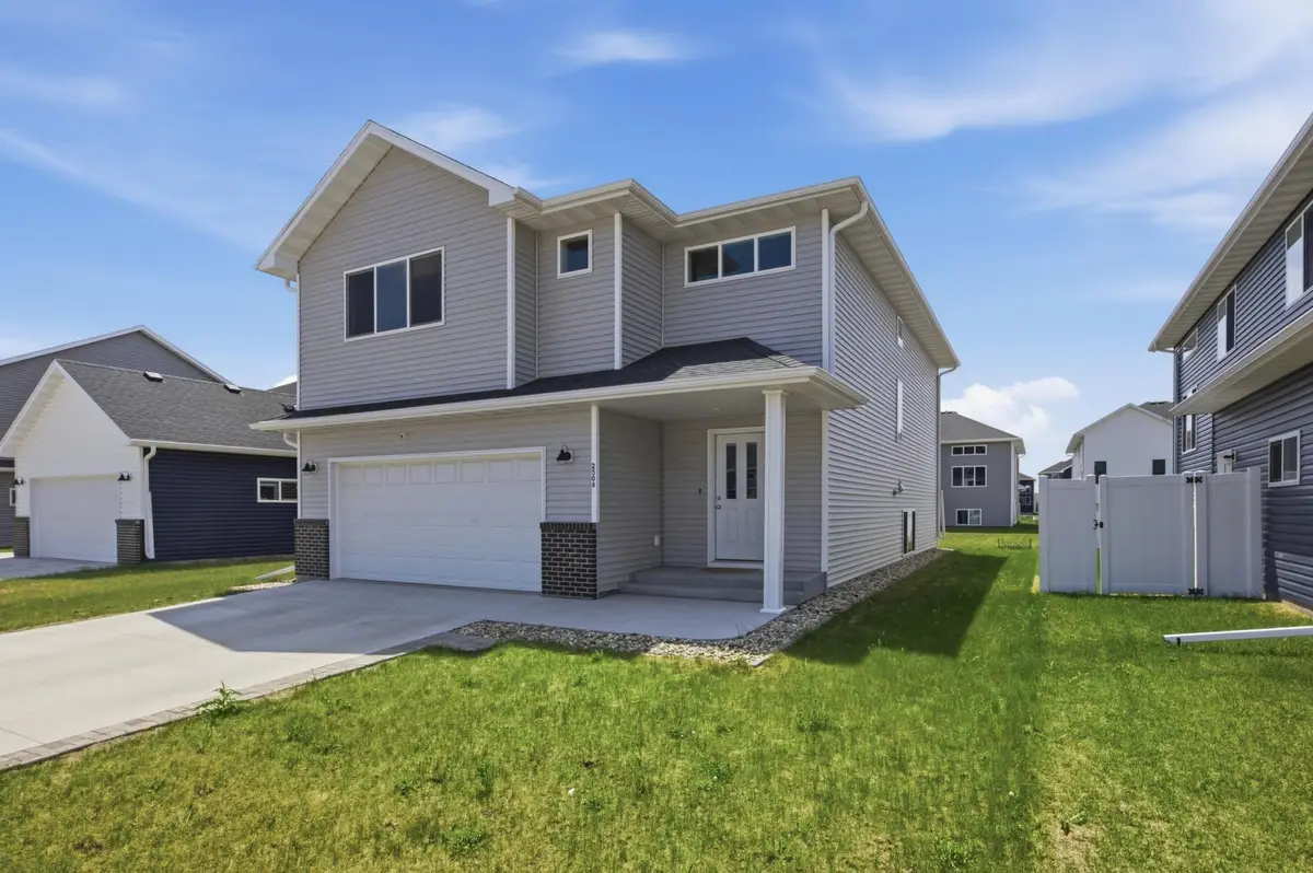 2506 Fulton Loop S, Fargo, ND 58104 - #1