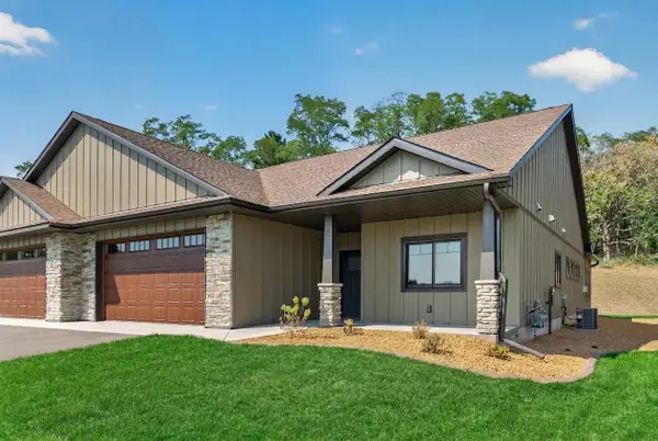 1092 Legend Lane, River Falls, WI 54022