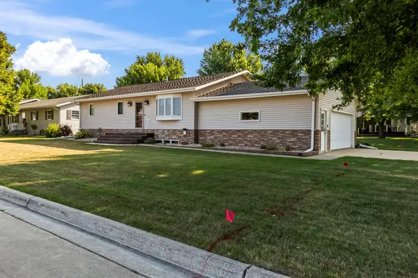 201 12th Avenue Nw, Pipestone, MN 56164