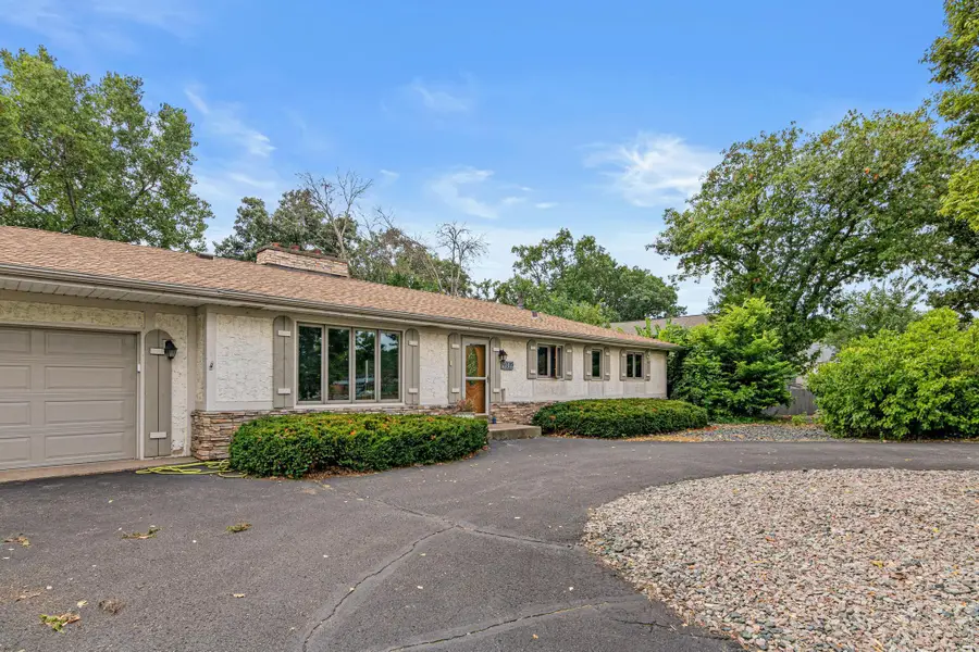9339 Cedar Lake Road S, Saint Louis Park, MN 55426 - #2