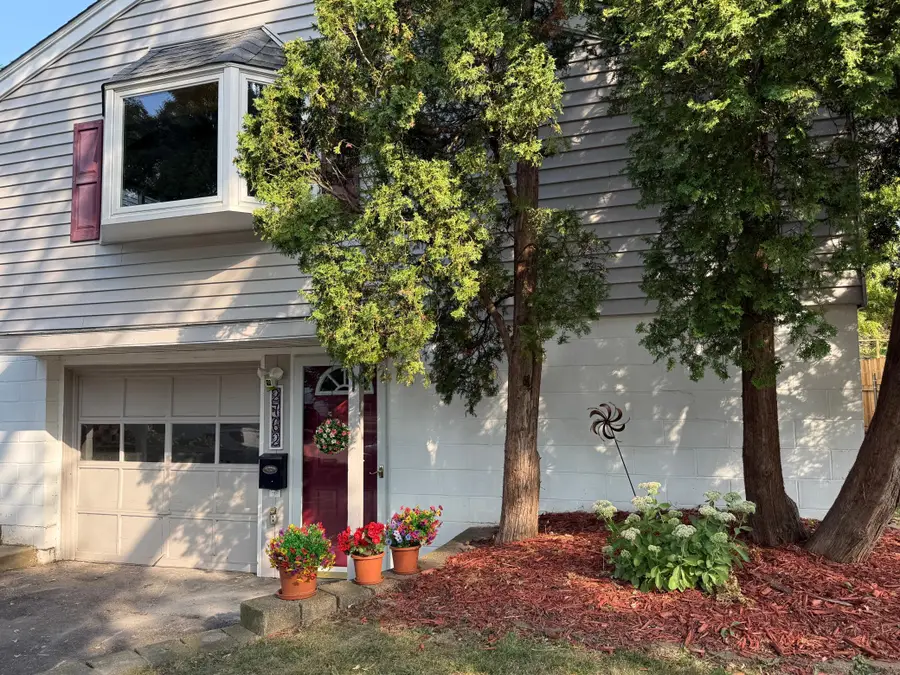 2762 Mcnair Drive N, Robbinsdale, MN 55422 - #3