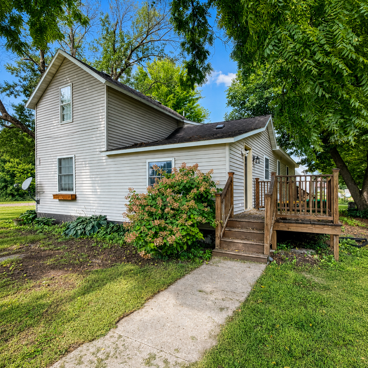 212 W Grant Street, Ceylon, MN 56121 - #1