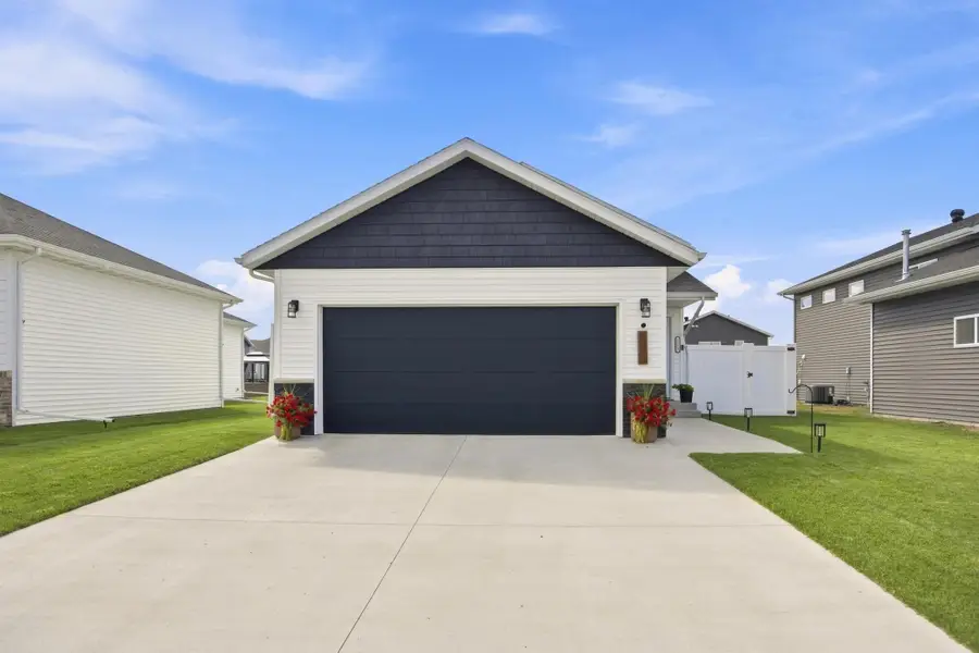 7223 27th Street S, Fargo, ND 58104 - #2