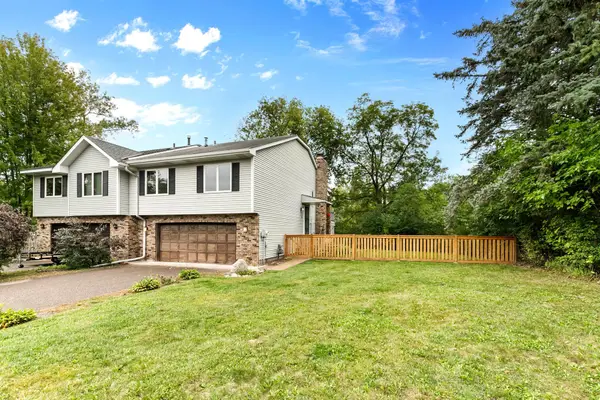 212 Transit Avenue, Roseville, MN 55113