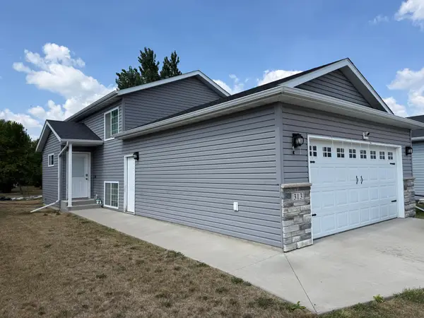 313 5th Street E, Horace, ND 58047