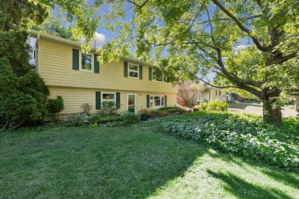 450 Ranchview Lane N, Plymouth, MN 55447