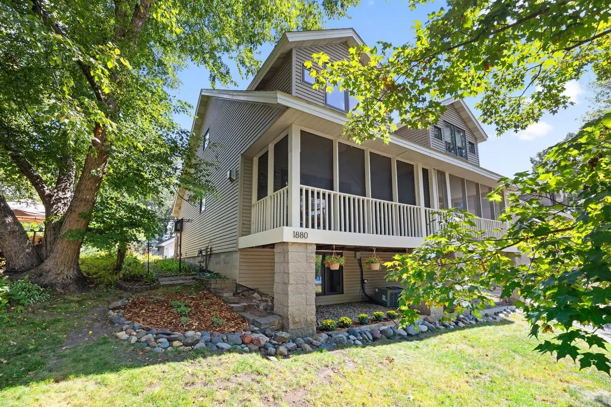 1880 Shady Beach Avenue, Roseville, MN 55113 - #1