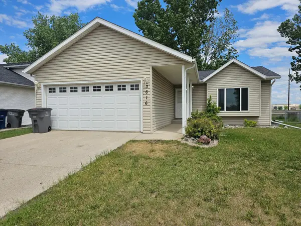 3616 Village Green Lane, Moorhead, MN 56560