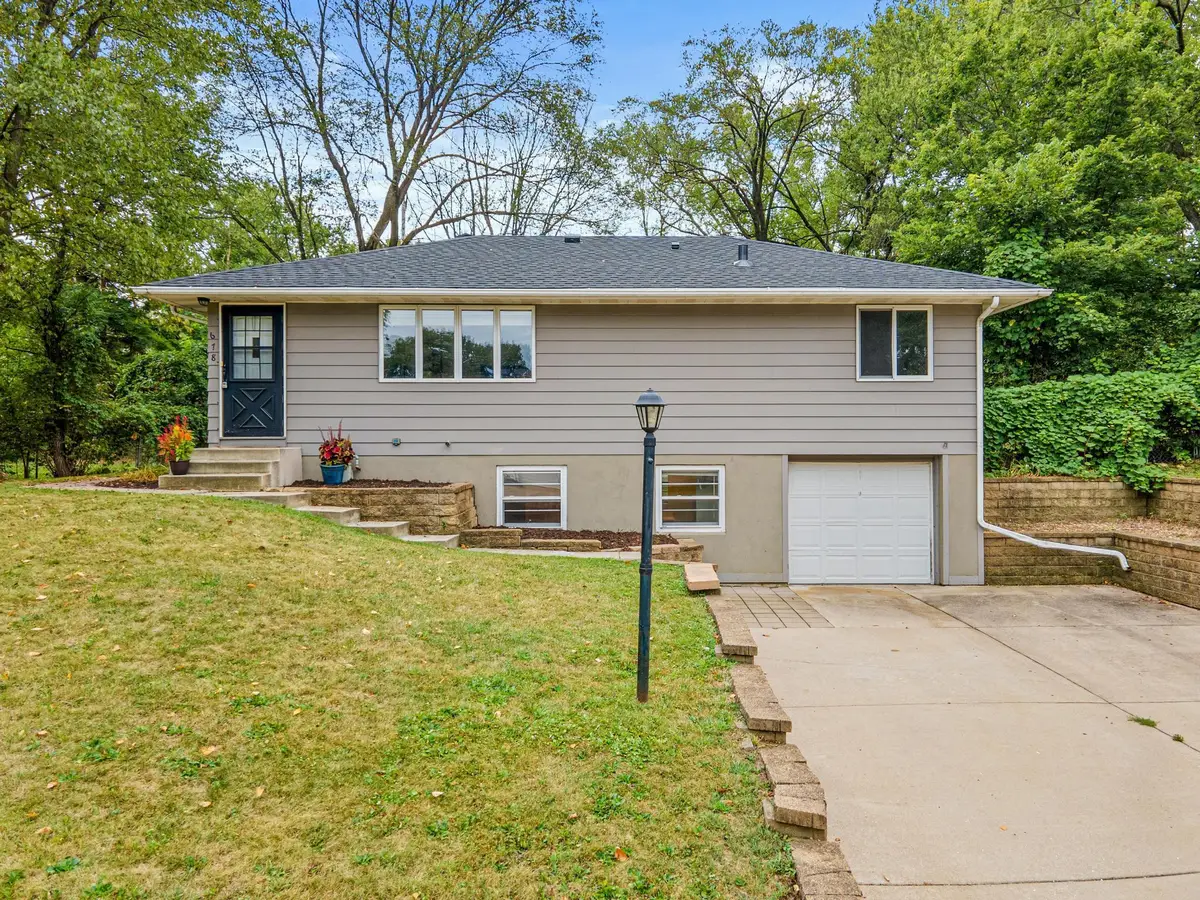 678 Eldridge Avenue W, Roseville, MN 55113 - #1