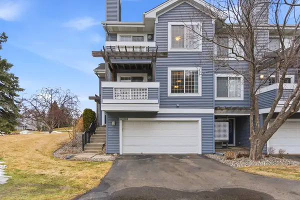 15665 24th Avenue N #E, Plymouth, MN 55447