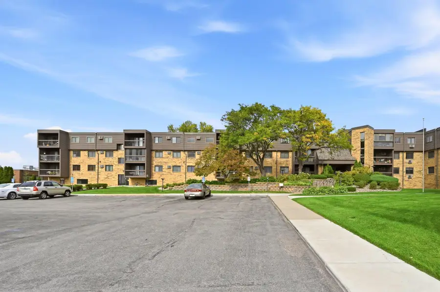 999 41st Avenue Ne #210, Columbia Heights, MN 55421 - #3