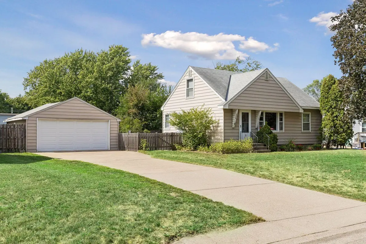 2578 17th Avenue Nw, New Brighton, MN 55112 - #1