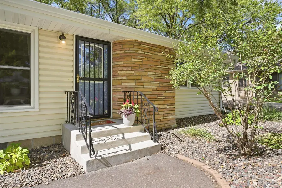 2209 Midlothian Road, Roseville, MN 55113 - #3