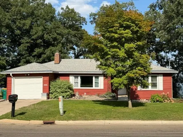 1331 Frank Hall Drive, Albert Lea, MN 56007 - #1