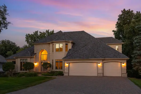 8665 Wynstone Pass, Eden Prairie, MN 55347