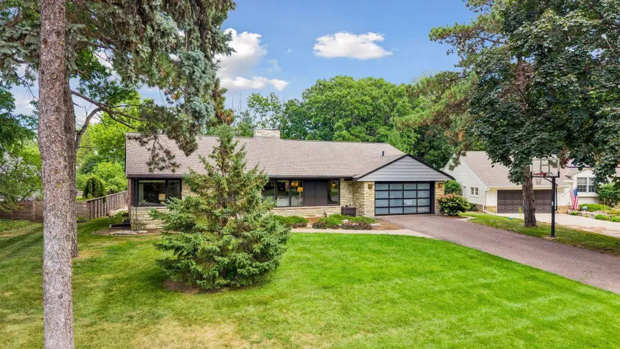 2096 Lower Saint Dennis Road, Saint Paul, MN 55116 - #2