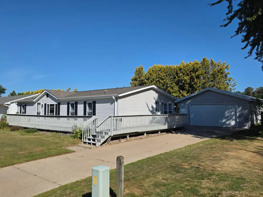 320 6th Avenue Ne, Plainview, MN 55964 - #2