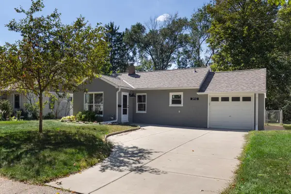 2910 Pennsylvania Avenue S, Saint Louis Park, MN 55426