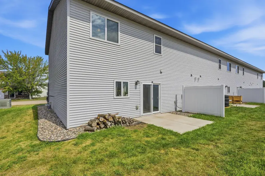 416 Sierra Place, Roberts, WI 54023 - #3