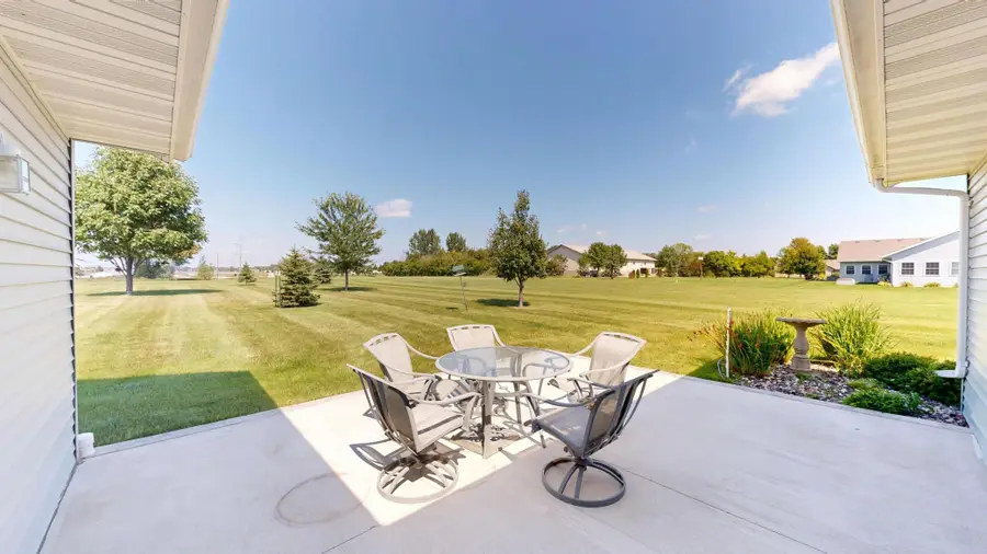 2858 9th Avenue Se, Willmar, MN 56201 - #3