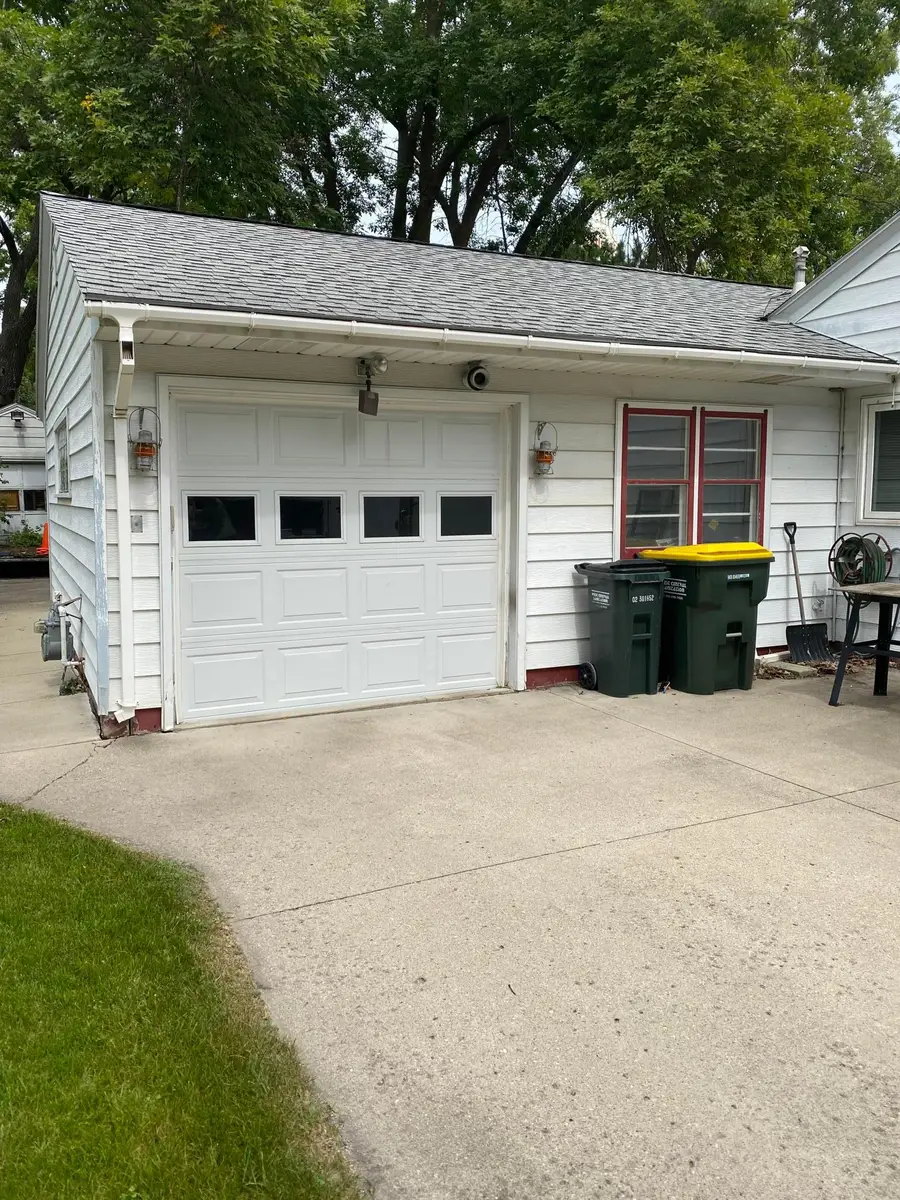912 13th Avenue Sw, Willmar, MN 56201 - #2