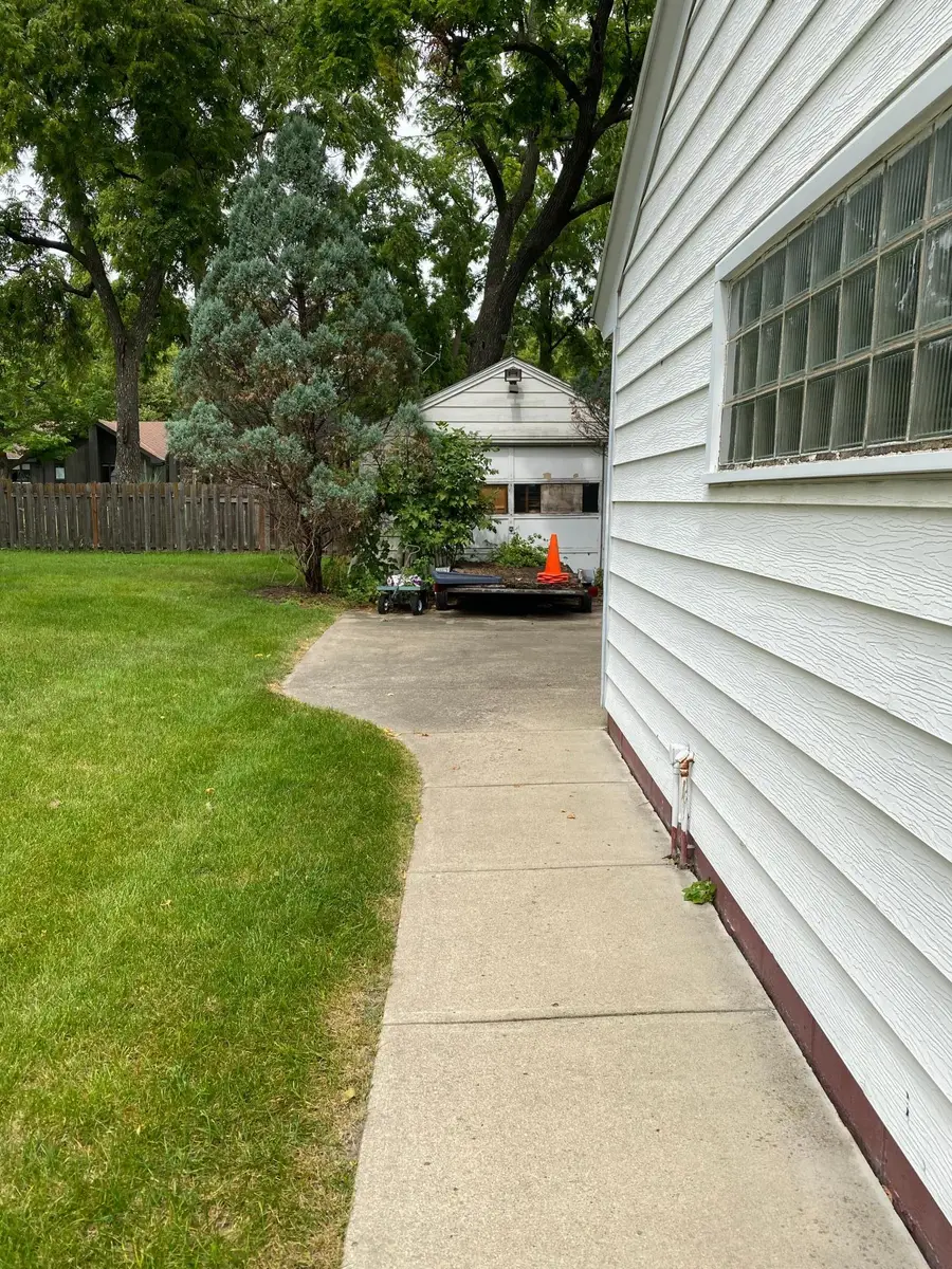 912 13th Avenue Sw, Willmar, MN 56201 - #3
