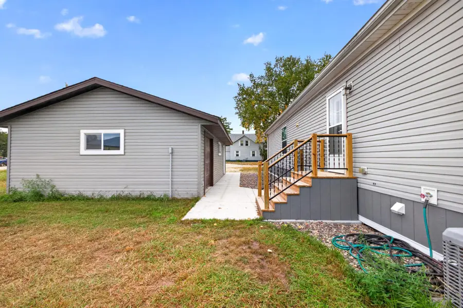 400 E Baldwin Avenue, Kellogg, MN 55945 - #2