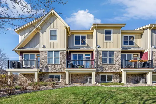 10733 Falling Water Lane #B, Woodbury, MN 55129