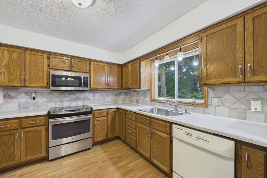 7018 43rd Street N, Oakdale, MN 55128 - #3