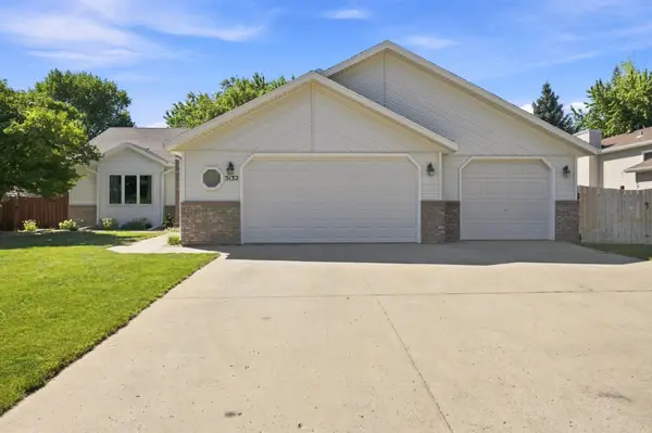 3132 37 1/2 Avenue S, Fargo, ND 58104