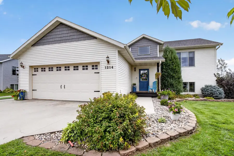 1214 6th Avenue Nw, Perham, MN 56573 - #2