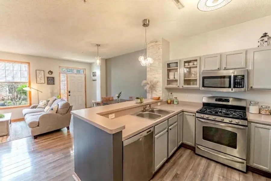 1586 Woodlynn Avenue #2, Maplewood, MN 55109 - #3