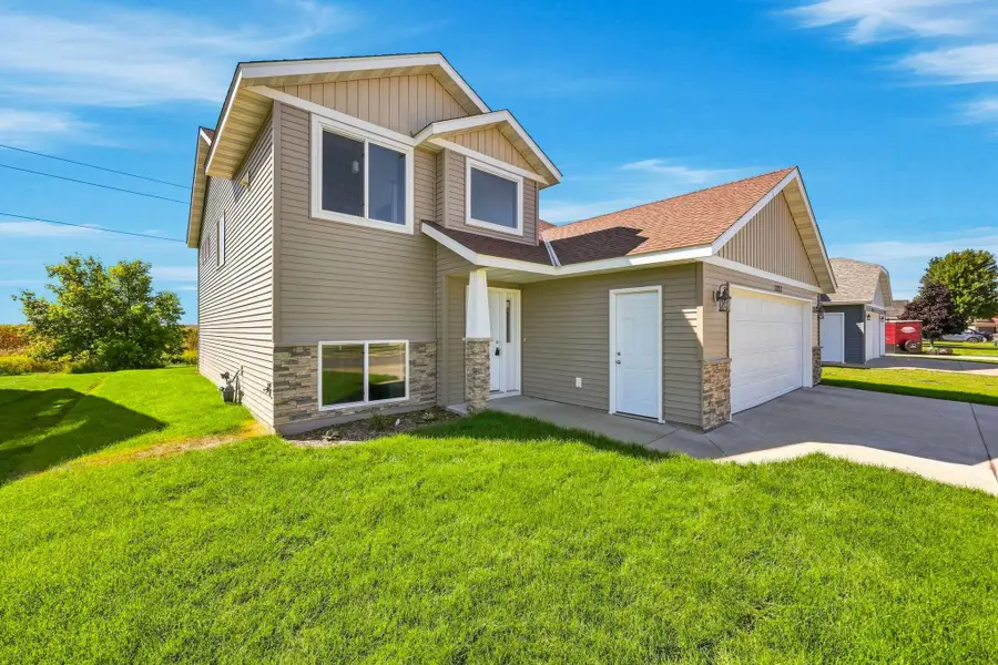 1121 Yellowstone Avenue, Saint Cloud, MN 56303 - #2