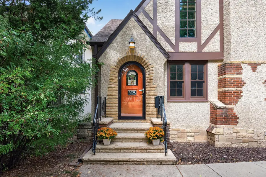 3028 E Minnehaha Parkway, Minneapolis, MN 55406 - #2