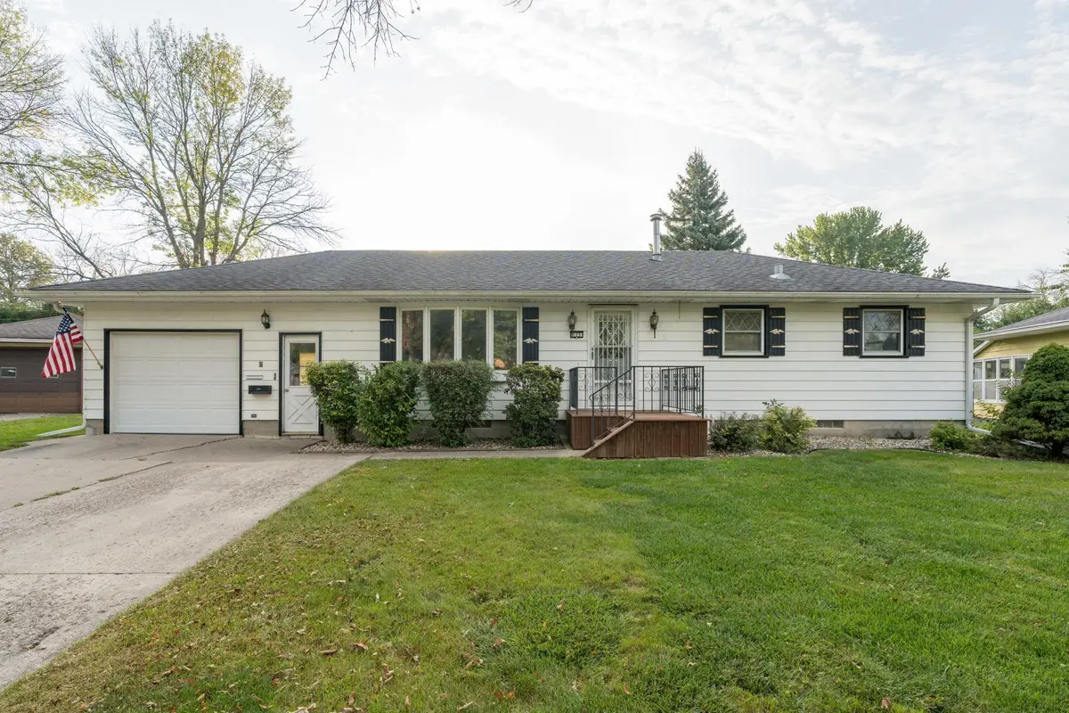 125 N Manitou Drive, Mankato, MN 56001 - #1