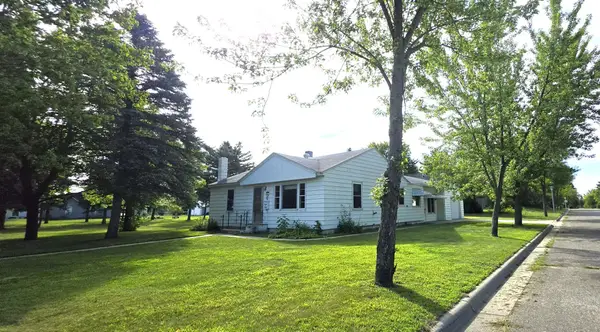 702 Forest Avenue Se, Staples, MN 56479