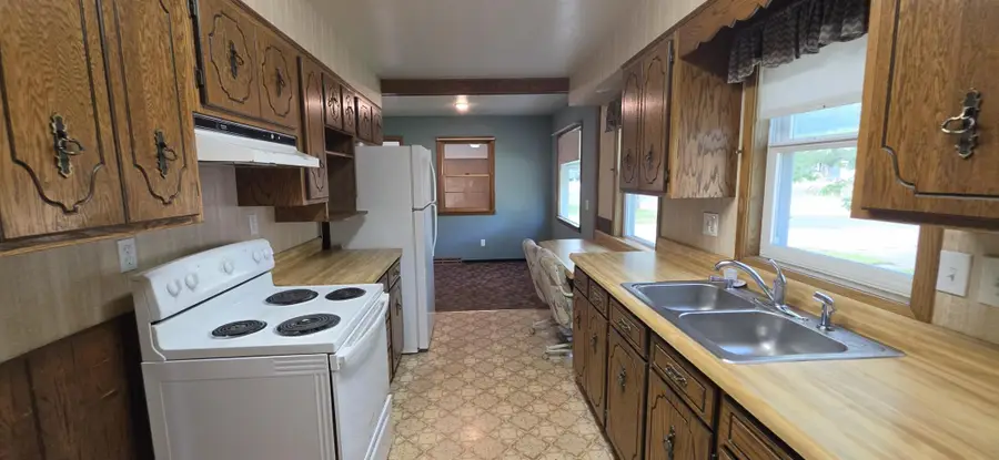 702 Forest Avenue Se, Staples, MN 56479 - #3