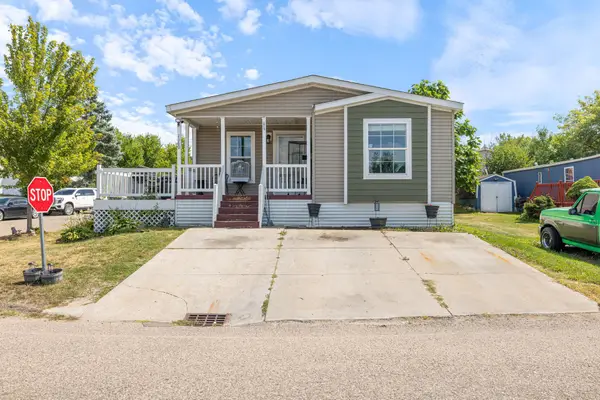 1360 Rolling Hills Drive, Maplewood, MN 55119