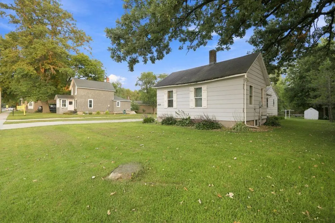 417 7th Avenue Nw, Waseca, MN 56093 - #1